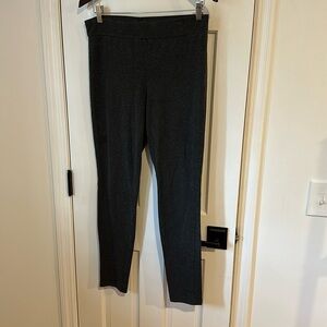 Used Heather Grey Hue Leggings Size Large